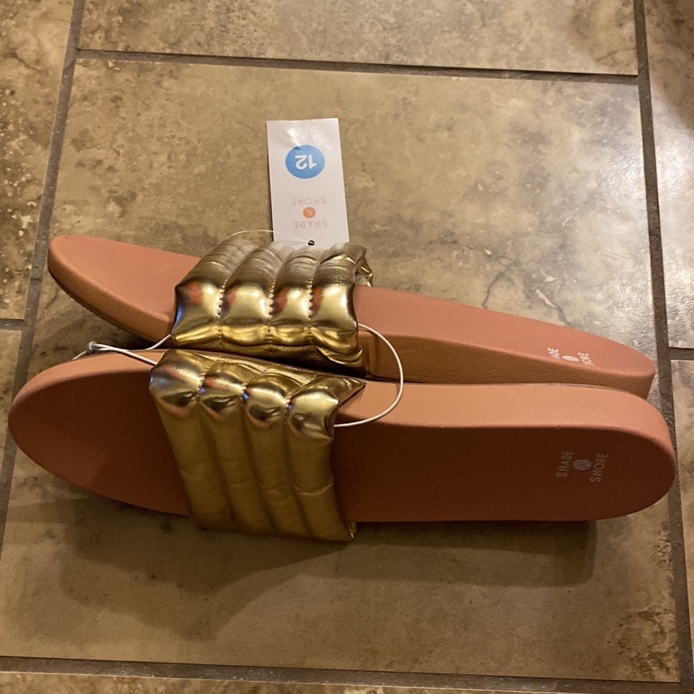 (161) NWT Women’s Gold Slides by Shade & Shore. Size 12 - Picture 7 of 10